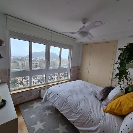Céntrico, Amplio Y Lujoso Con Preciosas Vistas Apartamento